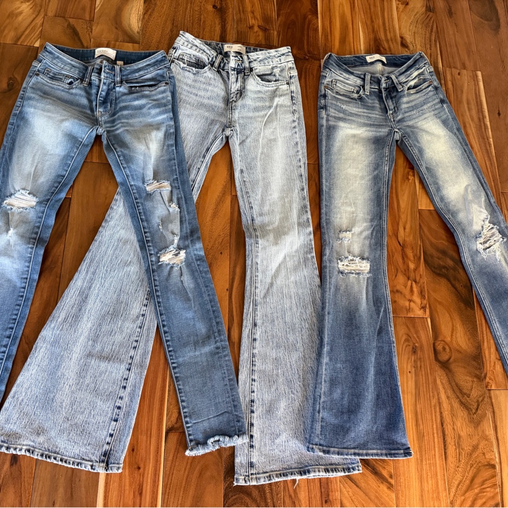 BKE Buckle Women's Distressed Jeans